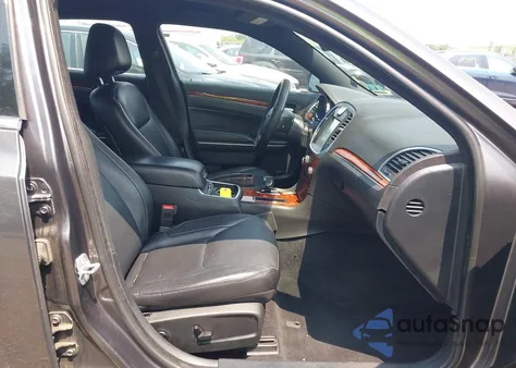 2014 Chrysler 300 z USA, uszkodzony, nr VIN 2C3CCARG0EH136503